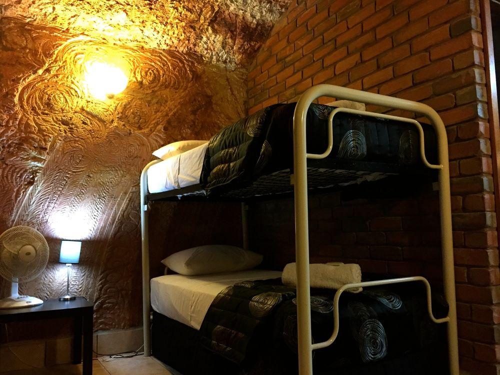 The Lookout Cave Underground Motel Coober Pedy Εξωτερικό φωτογραφία
