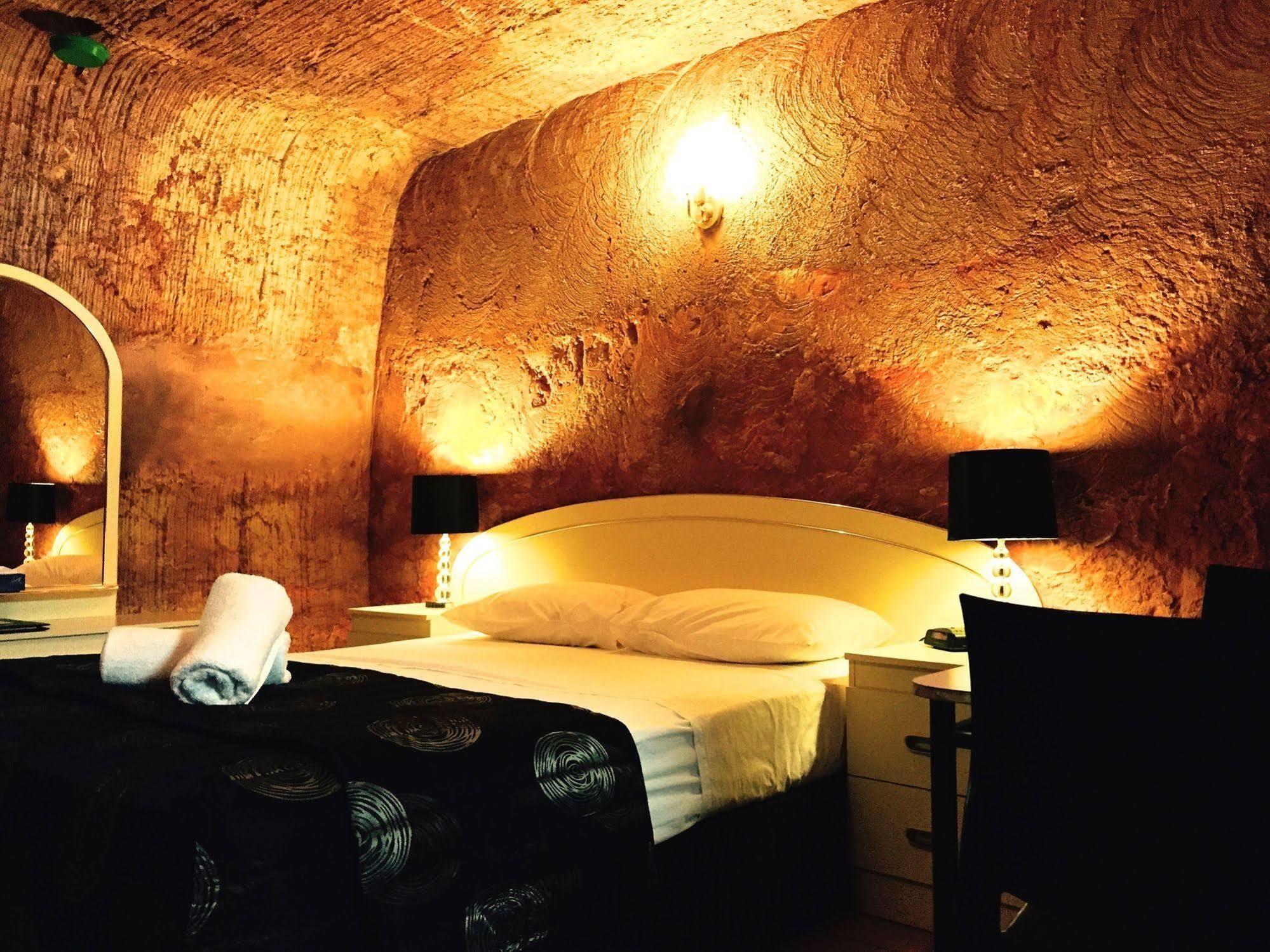 The Lookout Cave Underground Motel Coober Pedy Εξωτερικό φωτογραφία